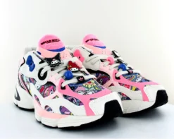 Adidas Adidas Astir Hello Kitty Blanc Rose Bleu -Mode Chaussure Magasin adidas astir hello kitty blanc r04 scaled