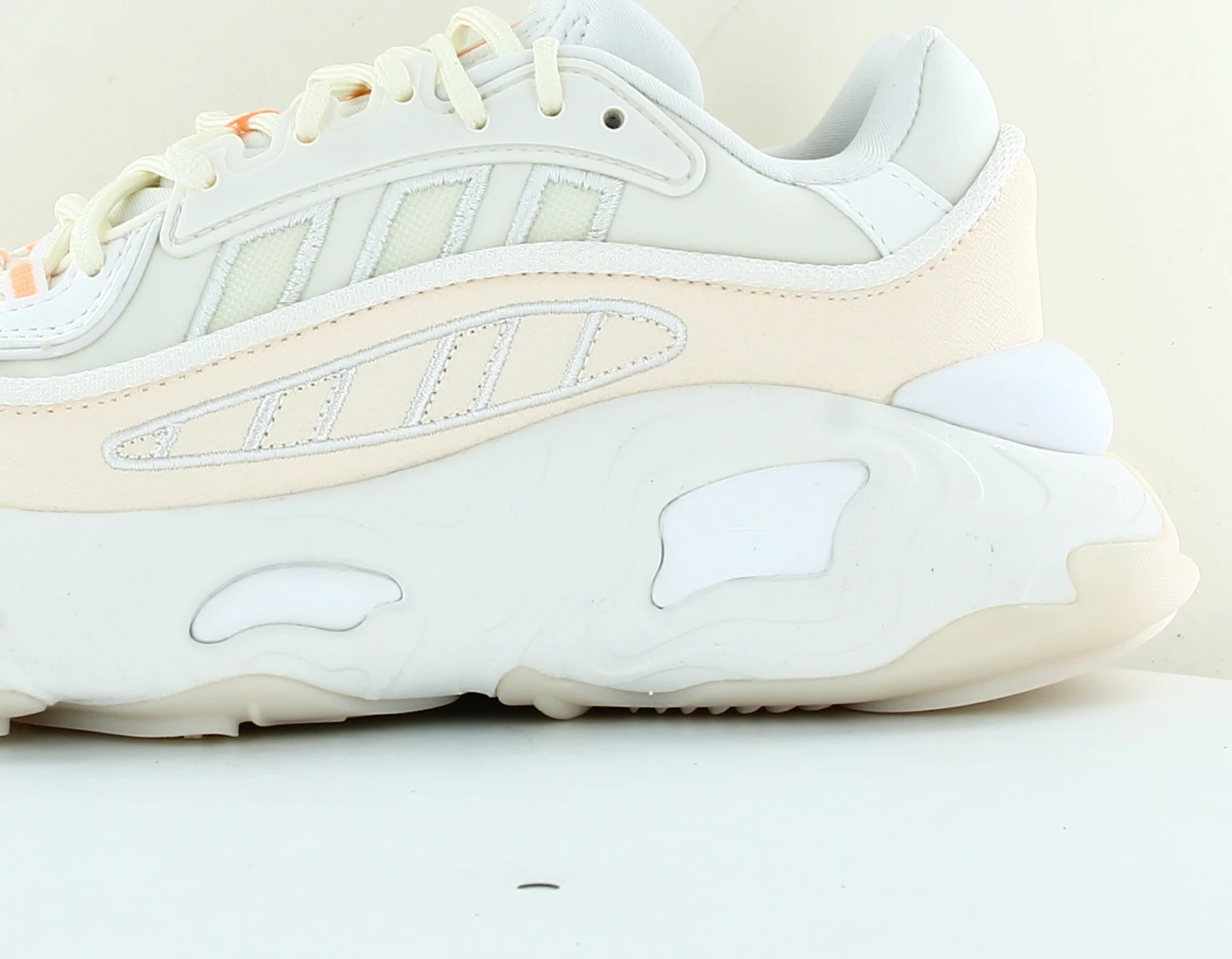 Adidas Adidas Oznova Blanc Rose Poudré Orange 3 Adidas Adidas Oznova Blanc Rose Poudré Orange – Image 3